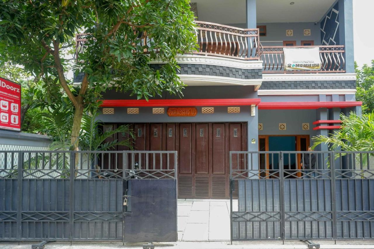 Reddoorz Syariah Near Monumen Jogja Kembali Hotel Kejayan Ngoại thất bức ảnh